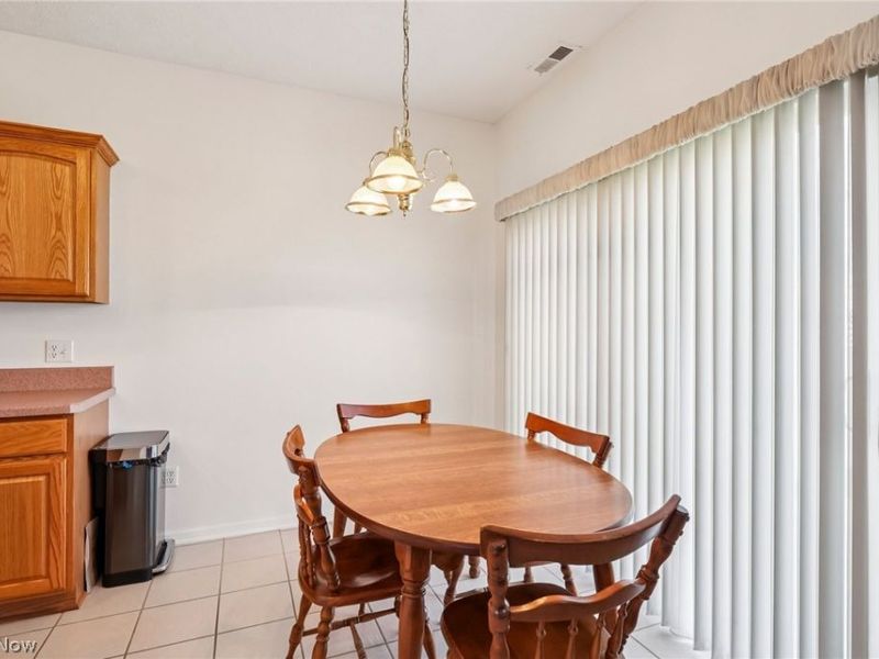 1437 N Yorkshire Drive, Broadview Heights, OH 44147 Photo 9