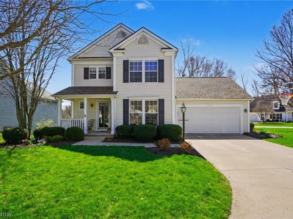 1976 Darrow Lake Drive, Stow, OH 44224