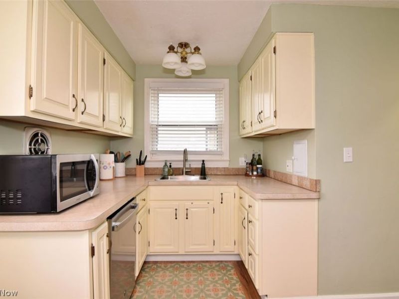 3837 Northwood Road, University Heights, OH 44118 Photo 13