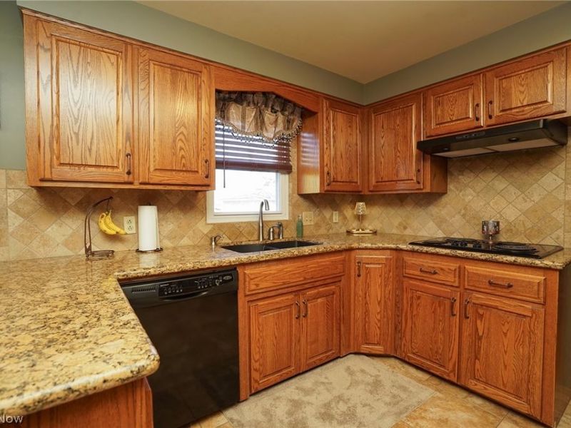 670 Mapleridge Drive, Boardman, OH 44512 Photo 8