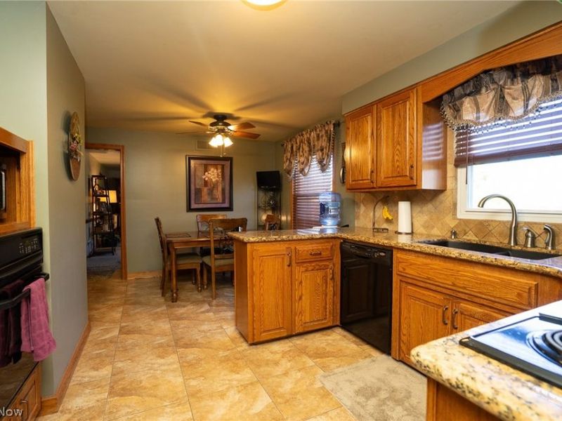 670 Mapleridge Drive, Boardman, OH 44512 Photo 9