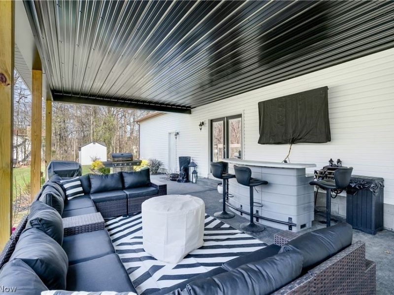 6681 New Castle Road, Lowellville, OH 44436 Photo 9