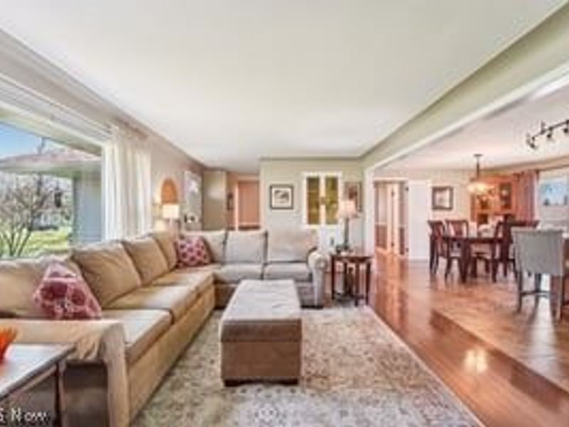 1985 Cover Drive, Poland, OH 44514 Photo 2