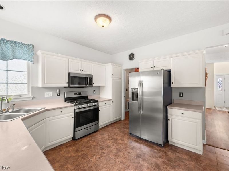 27061 Glenside Lane, Olmsted Township, OH 44138 Photo 14