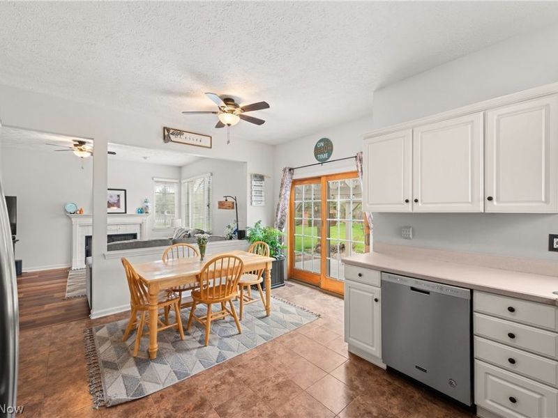 27061 Glenside Lane, Olmsted Township, OH 44138 Photo 16