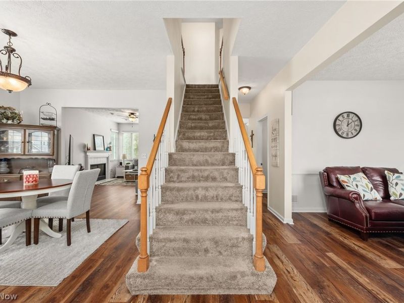 27061 Glenside Lane, Olmsted Township, OH 44138 Photo 2