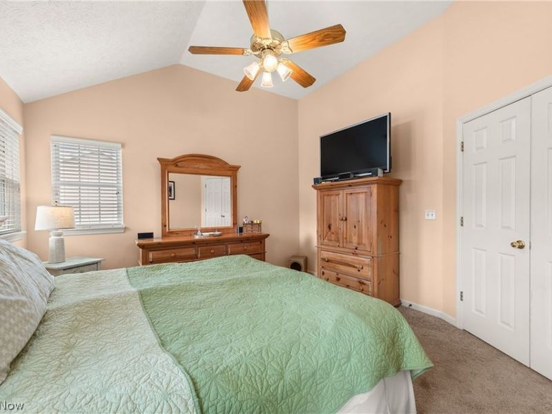 27061 Glenside Lane, Olmsted Township, OH 44138 Photo 23