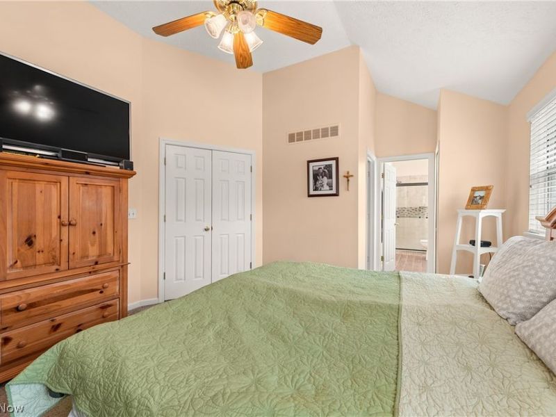 27061 Glenside Lane, Olmsted Township, OH 44138 Photo 24