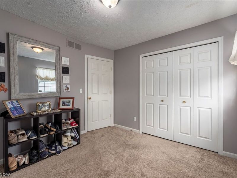 27061 Glenside Lane, Olmsted Township, OH 44138 Photo 32