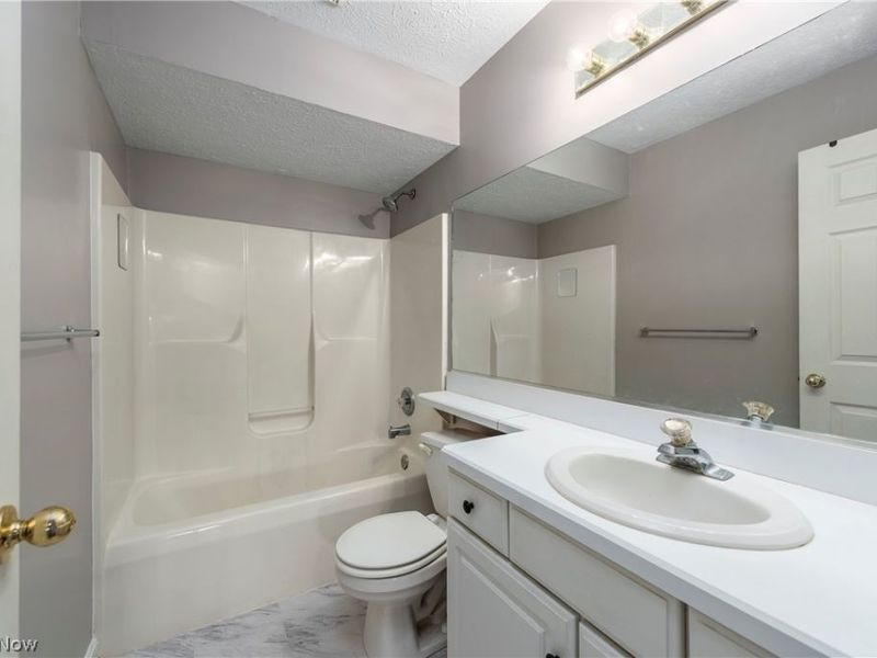 27061 Glenside Lane, Olmsted Township, OH 44138 Photo 34