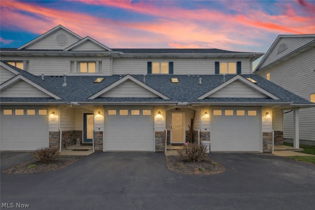 1223 W Lakeshore Drive, Port Clinton, OH 43452