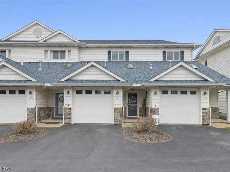 1223 W Lakeshore Drive, Port Clinton, OH 43452 Photo 2