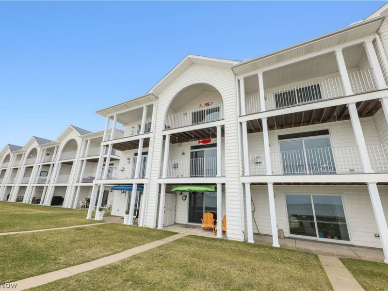 1223 W Lakeshore Drive, Port Clinton, OH 43452 Photo 4