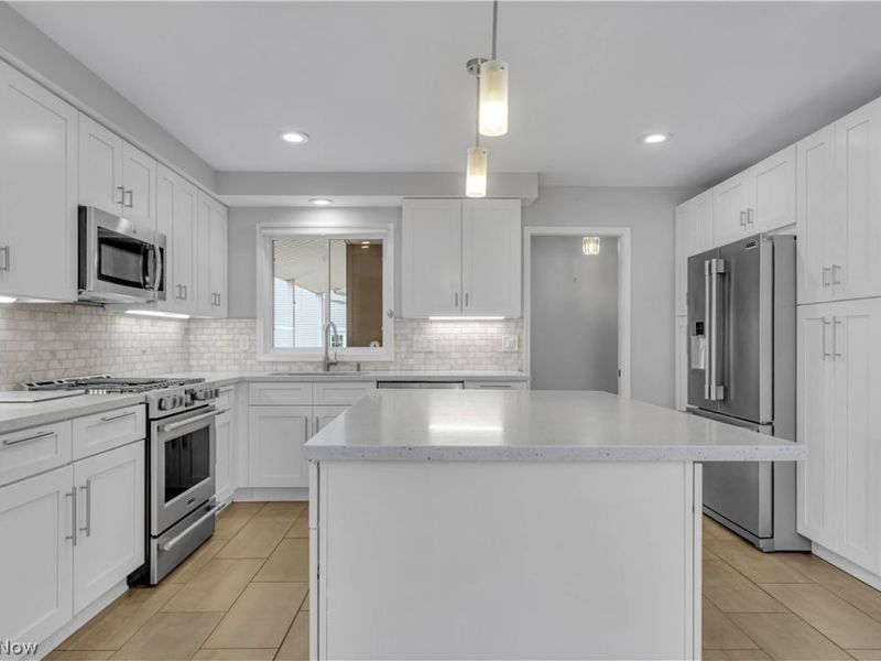 432 Powell Drive, Bay Village, OH 44140 Photo 12