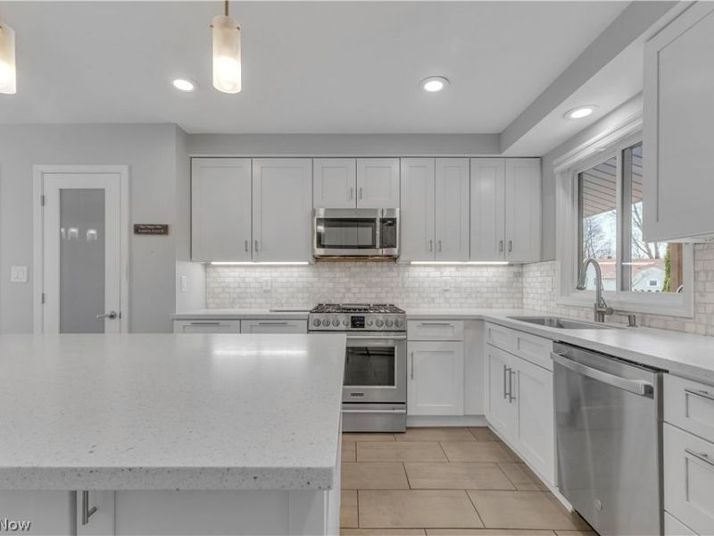 432 Powell Drive, Bay Village, OH 44140 Photo 13