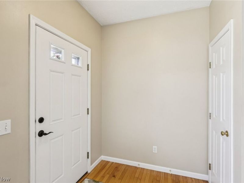 118 Stonepointe Drive, Berea, OH 44017 Photo 2