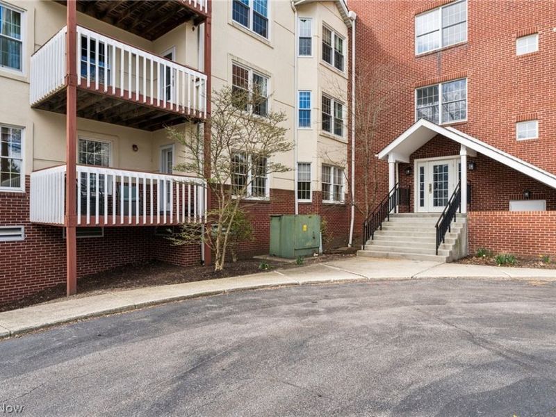 22481 Center Ridge Road, Unit 101, Rocky River, OH 44116 Photo 1