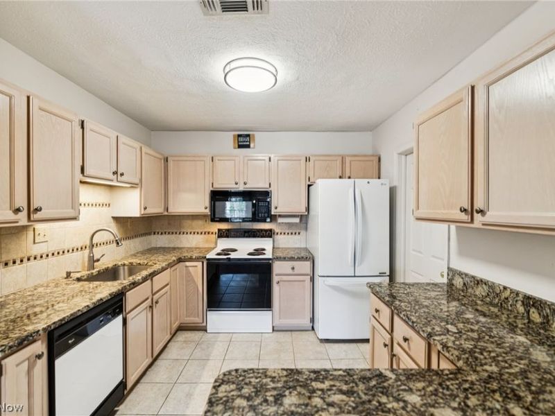 22481 Center Ridge Road, Unit 101, Rocky River, OH 44116 Photo 13