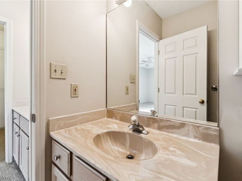 22481 Center Ridge Road, Unit 101, Rocky River, OH 44116 Photo 29