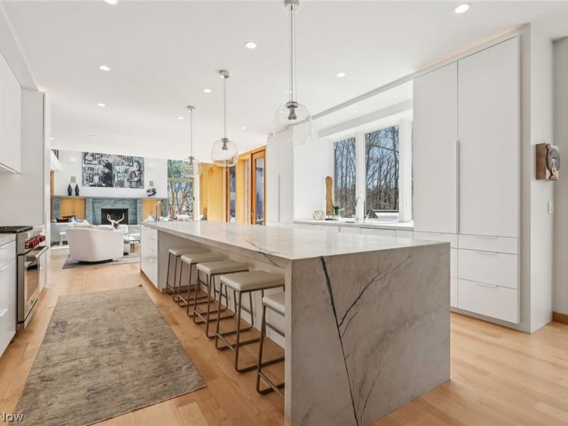 7565 Runny Meade Trail, Chagrin Falls, OH 44022 Photo 10