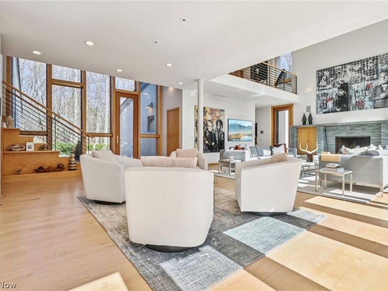 7565 Runny Meade Trail, Chagrin Falls, OH 44022 Photo 4