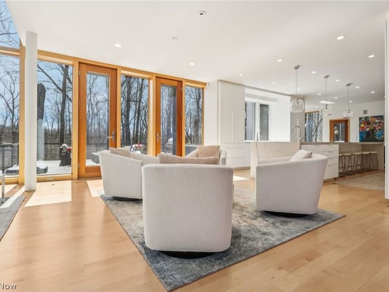 7565 Runny Meade Trail, Chagrin Falls, OH 44022 Photo 5