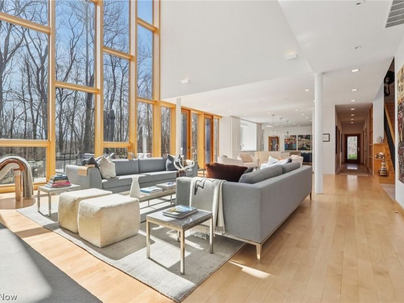 7565 Runny Meade Trail, Chagrin Falls, OH 44022 Photo 6