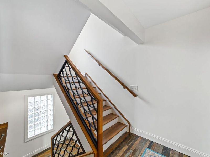 2305 Thurman Avenue, Cleveland, OH 44113 Photo 17