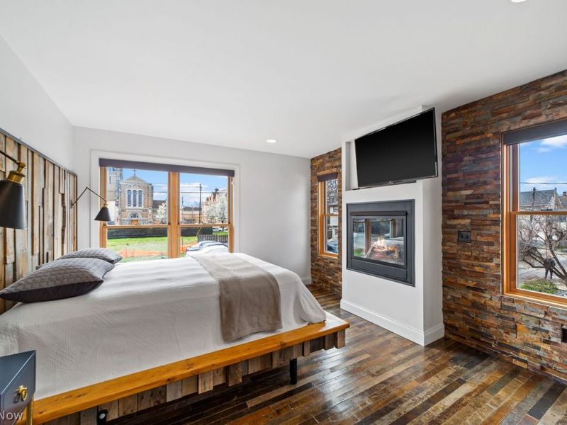 2305 Thurman Avenue, Cleveland, OH 44113 Photo 18