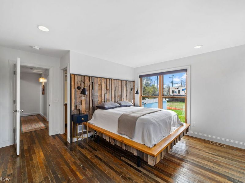 2305 Thurman Avenue, Cleveland, OH 44113 Photo 19