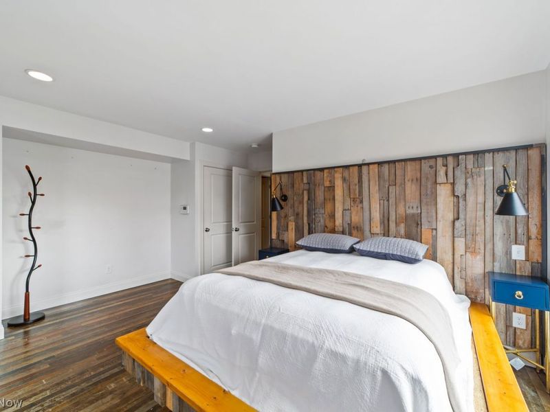 2305 Thurman Avenue, Cleveland, OH 44113 Photo 20