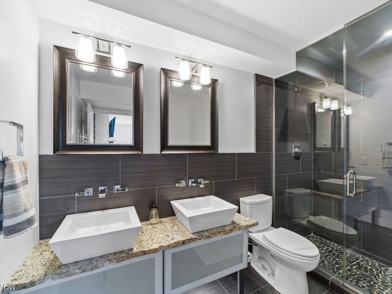 2305 Thurman Avenue, Cleveland, OH 44113 Photo 21