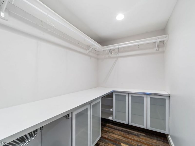 2305 Thurman Avenue, Cleveland, OH 44113 Photo 23