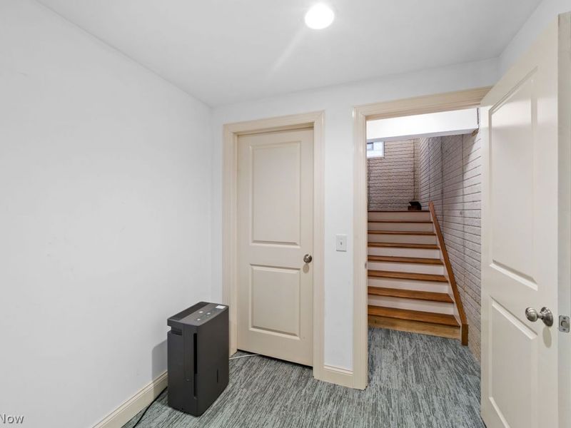 2305 Thurman Avenue, Cleveland, OH 44113 Photo 33