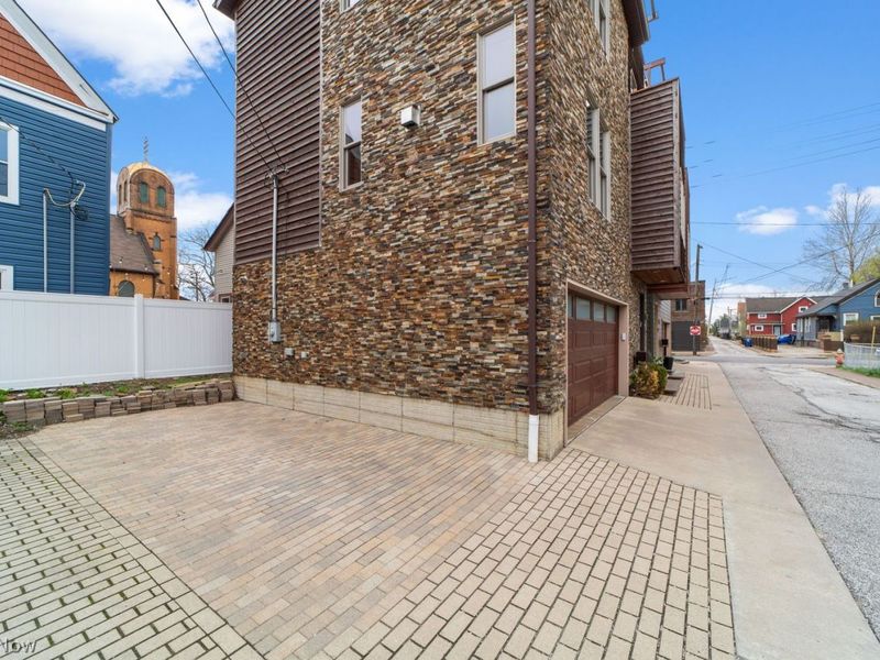 2305 Thurman Avenue, Cleveland, OH 44113 Photo 35