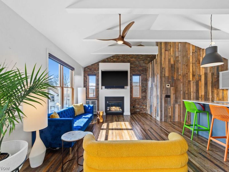 2305 Thurman Avenue, Cleveland, OH 44113 Photo 4