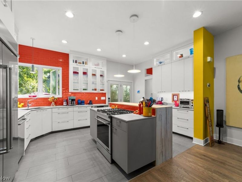 2035 W 11th Street, Cleveland, OH 44113 Photo 13