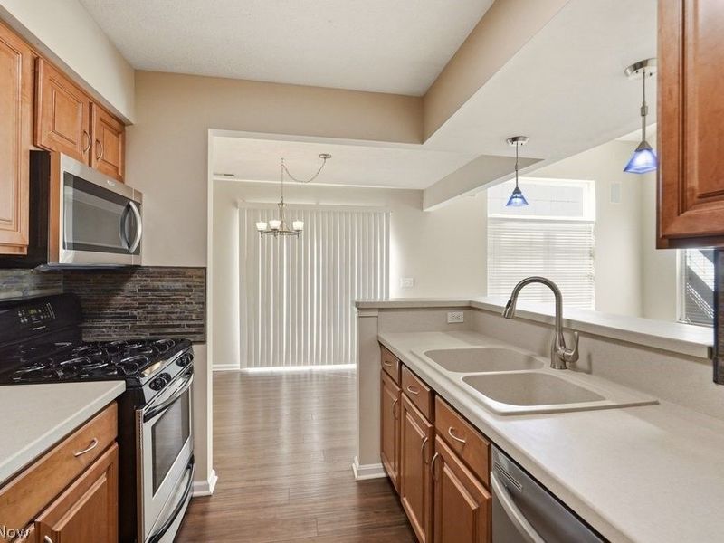 8853 Robinwood Terrace , Macedonia, OH 44056 Photo 18