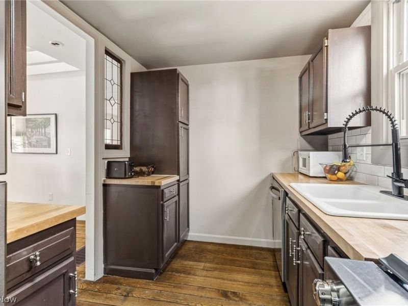 4807 Bridge Avenue, Cleveland, OH 44102 Photo 12