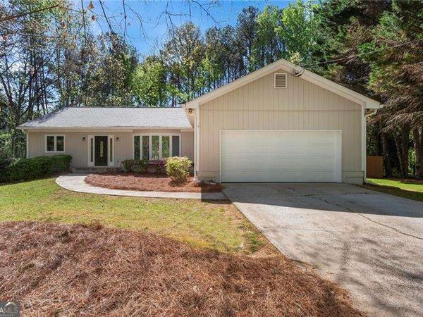 245 E Creek Circle, Roswell, GA 30076