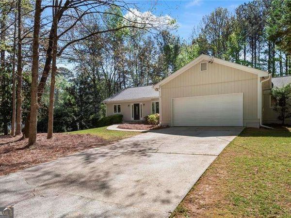 245 E Creek Circle, Roswell, GA 30076