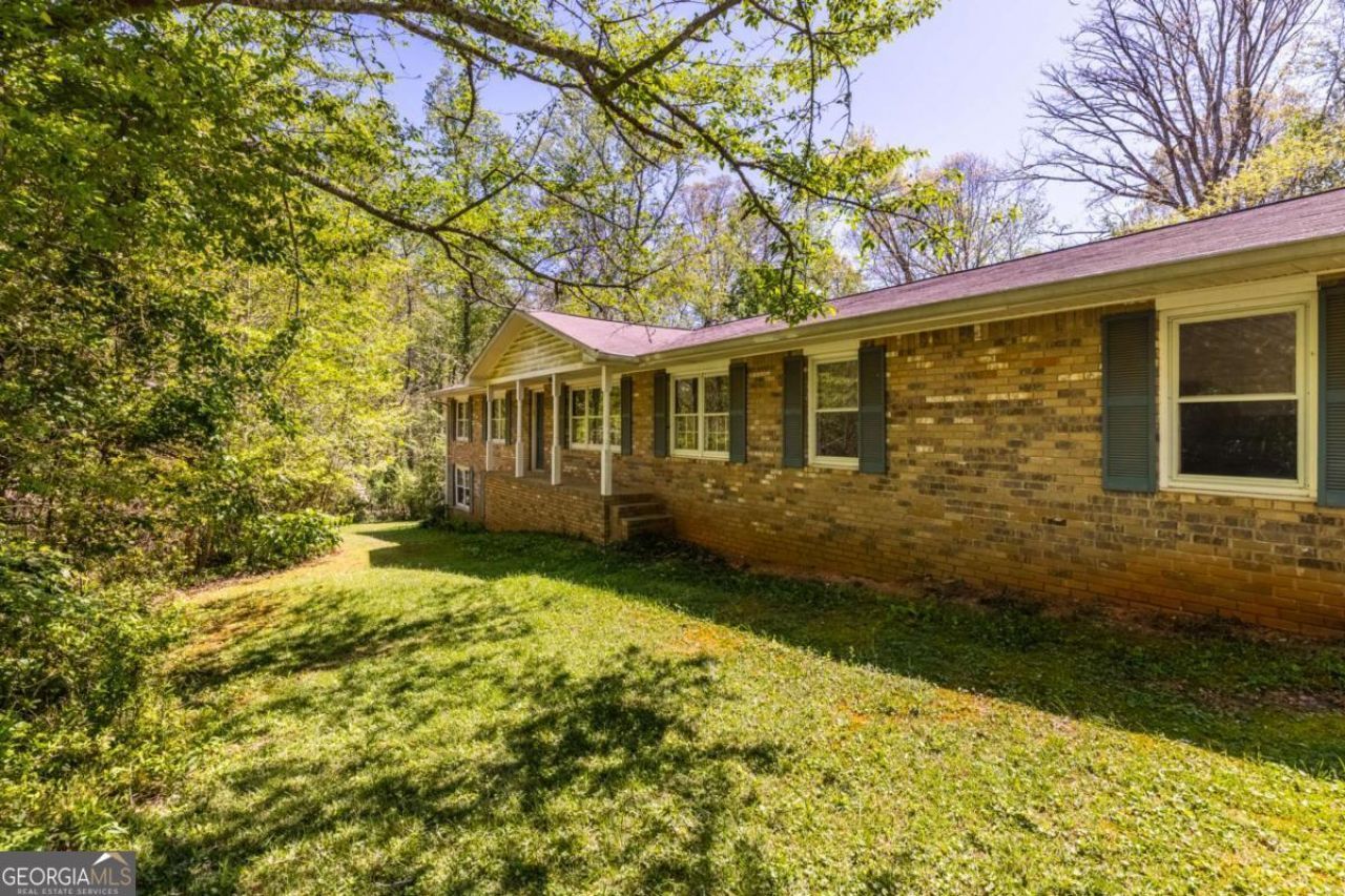 302 Pine Lake Drive, Cumming, GA 30040 Main Photo