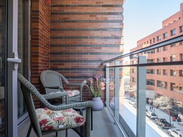 1 Charles St S, Unit 5G, Boston, MA 02116