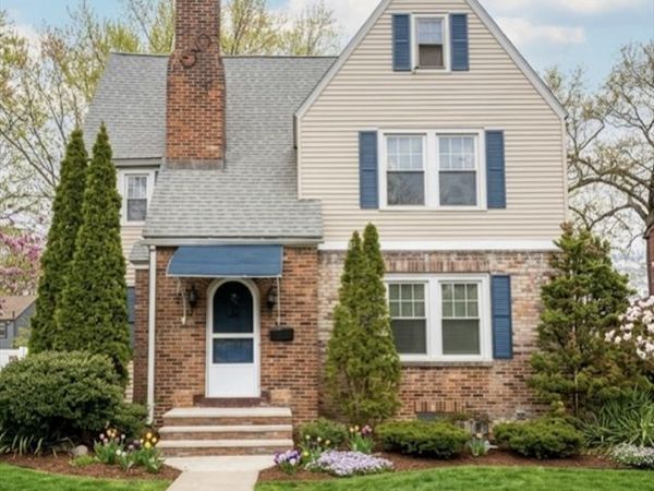 127 Melha Ave, Springfield, MA 01104