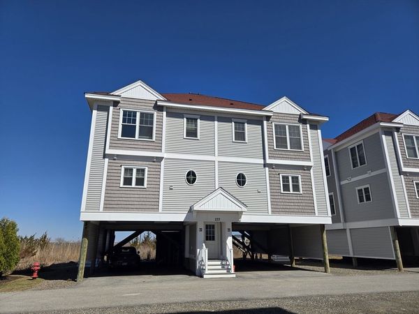 233 Beach Road, Unit B1, Salisbury, MA 01952