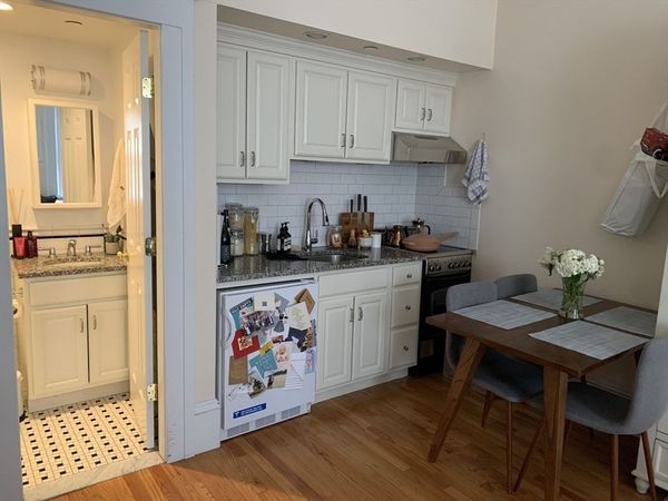 105 Pinckney St, Unit 2, Boston, MA 02114