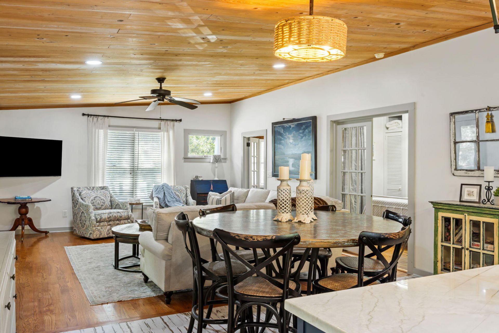 212 E Hudson Avenue Photo 17