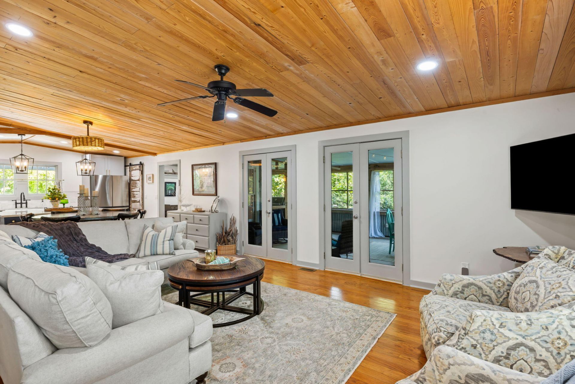 212 E Hudson Avenue Photo 19