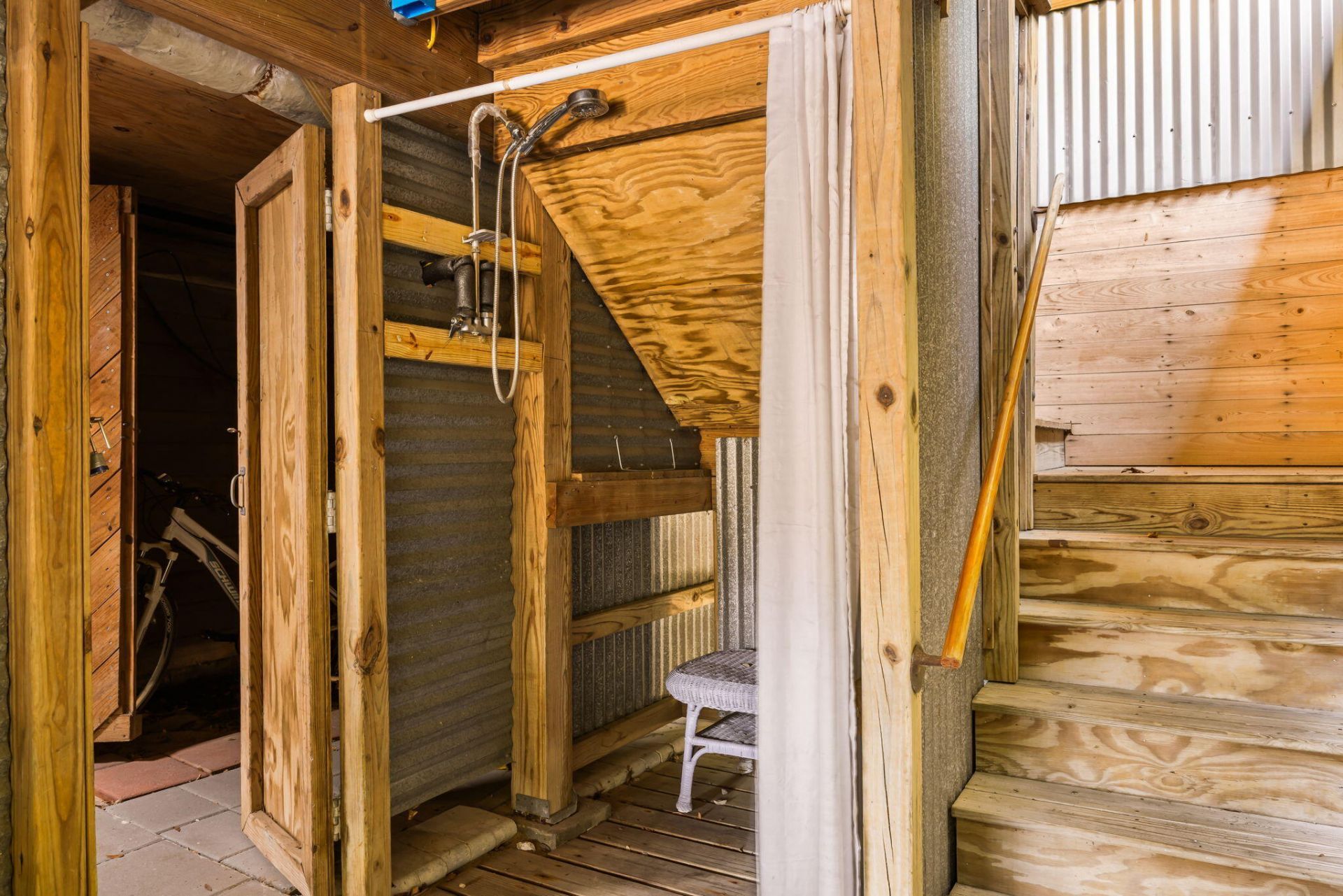 212 E Hudson Avenue Photo 23