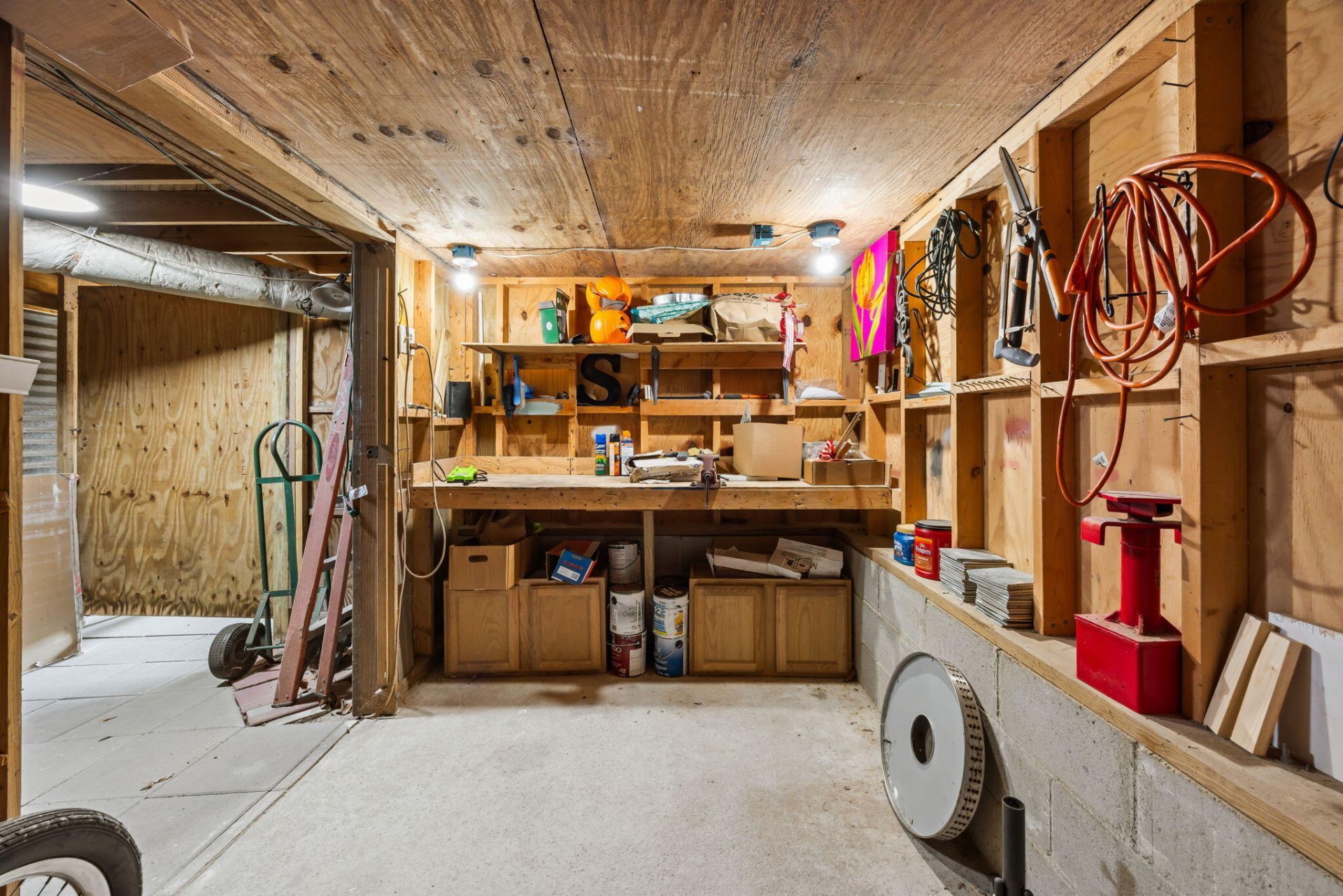 212 E Hudson Avenue Photo 36